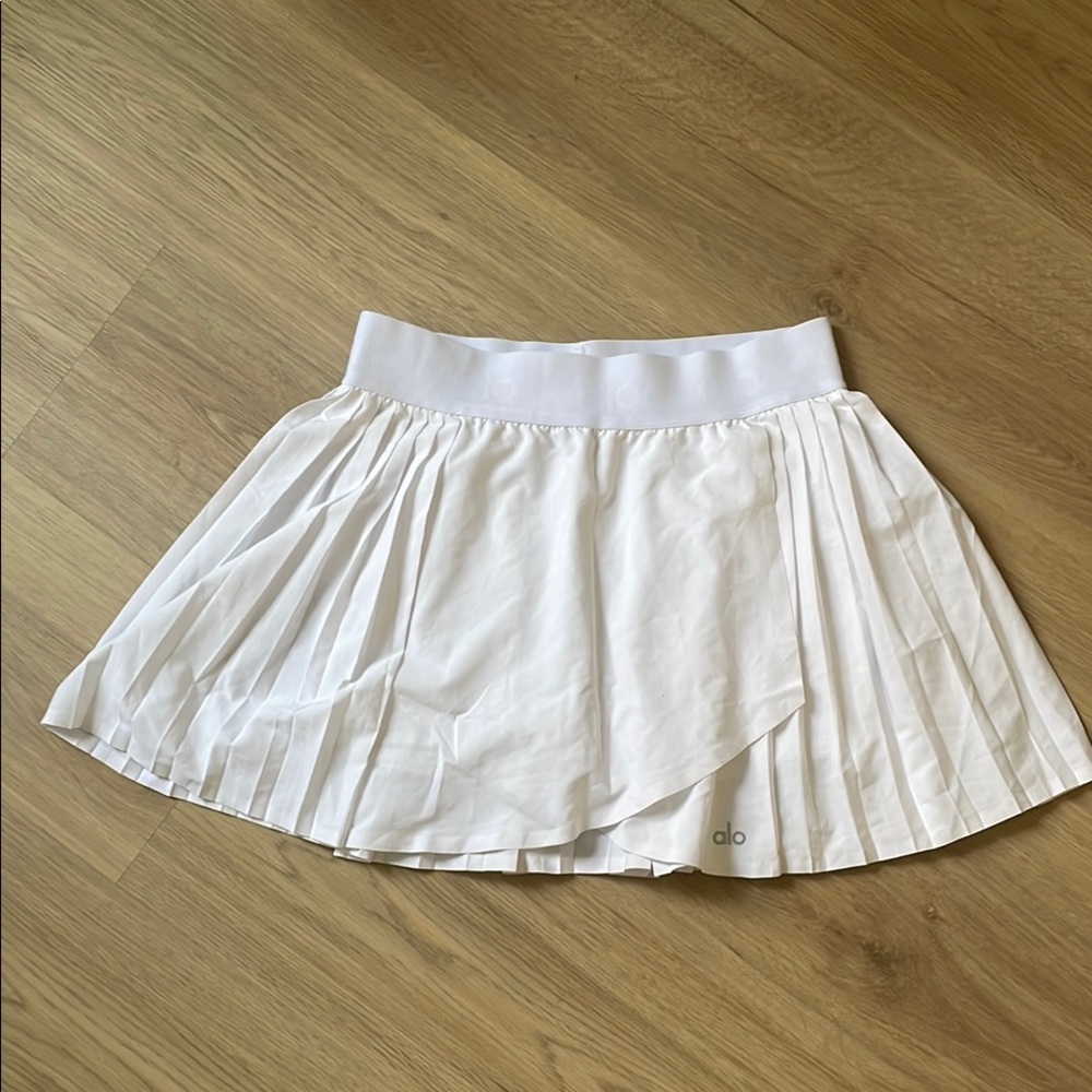 Alo Yoga White Tennis Pleated Skort